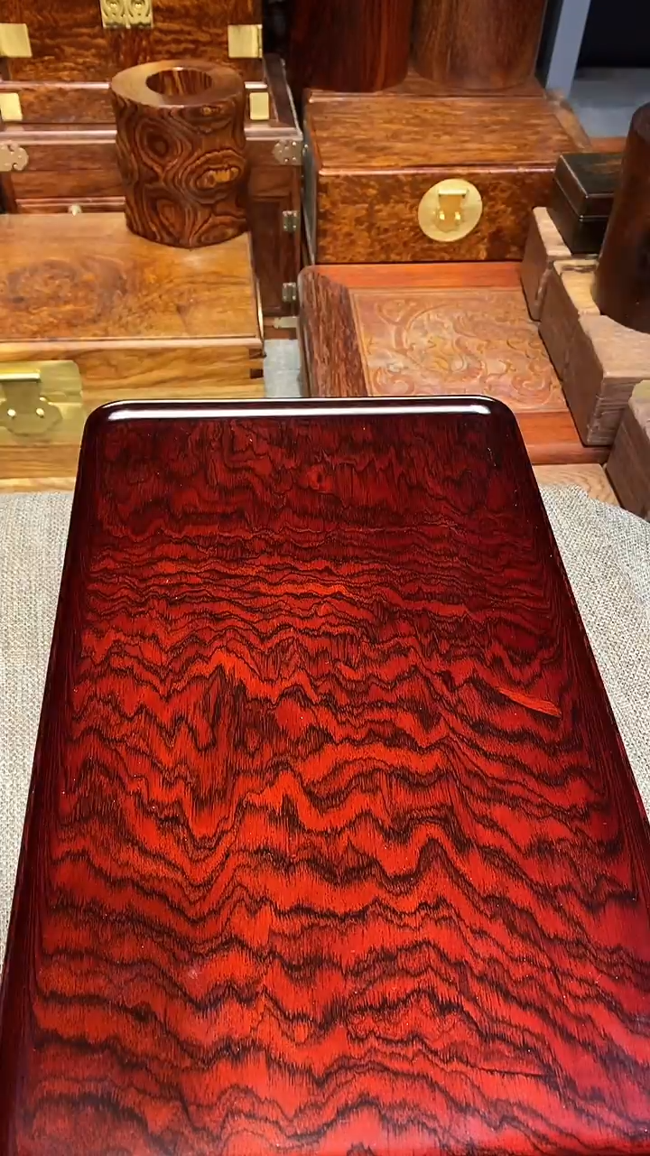 【闪购商品】红酸枝木类木艺茶盘一个