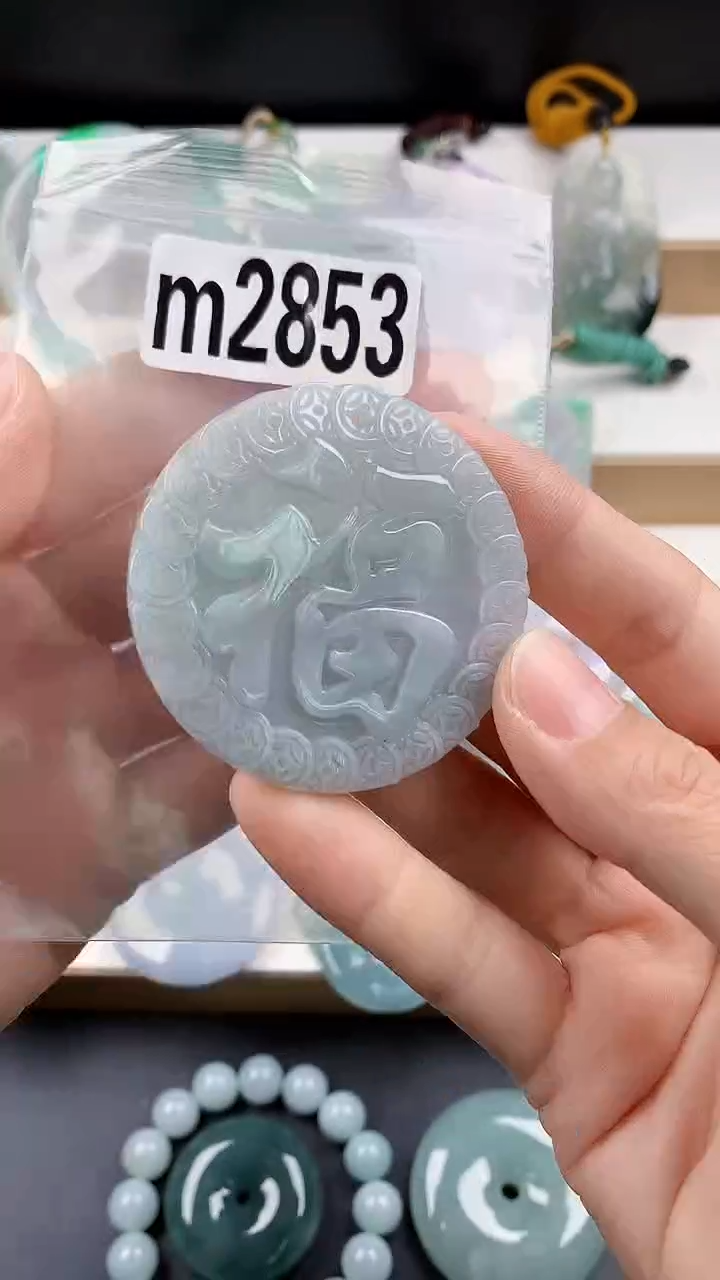 颈饰未镶嵌翡翠天然翡翠吊坠挂件