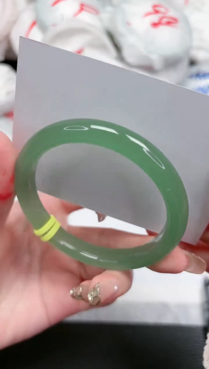 【闪购商品】石英质玉手镯未镶嵌85-57.1