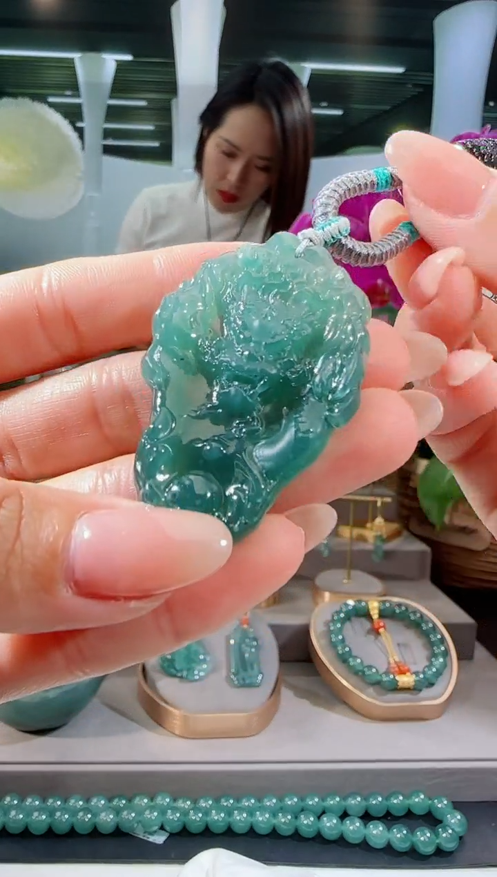 【闪购商品】翡翠吊坠(不含链)未镶嵌龙牌