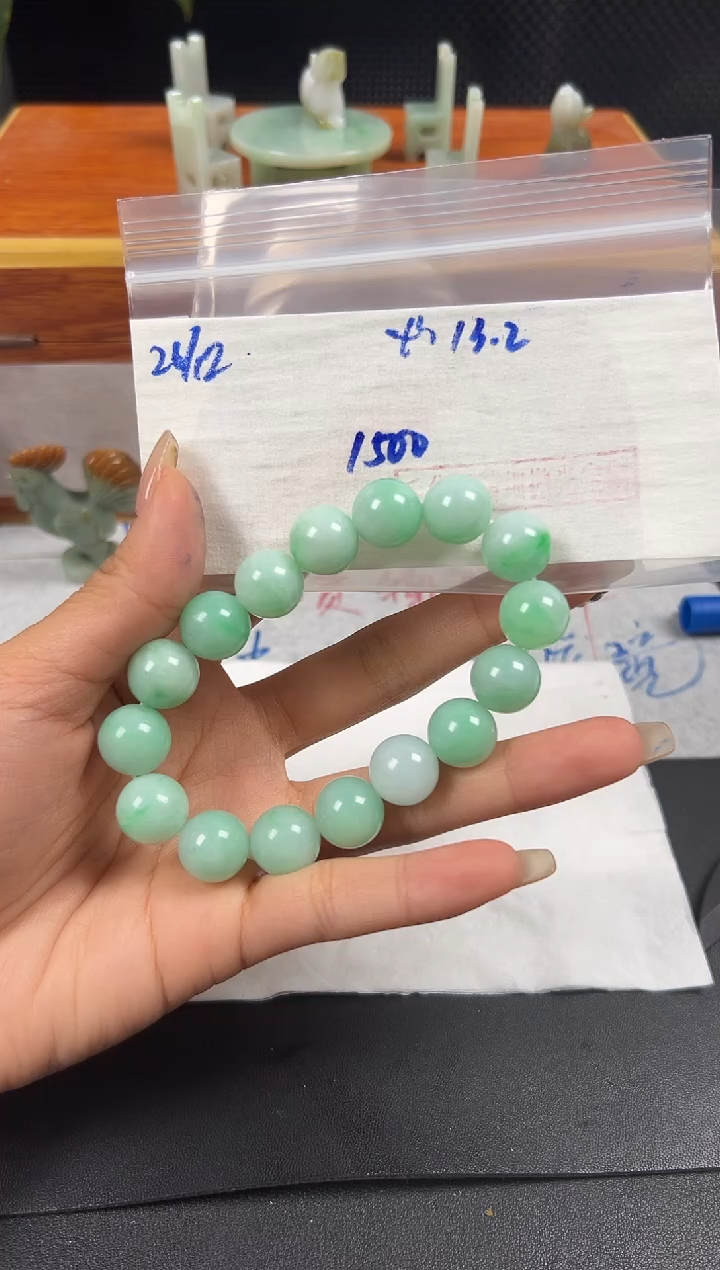 未镶嵌定制翡翠l****n翡翠毛货抛光多样性发货拍一发一
