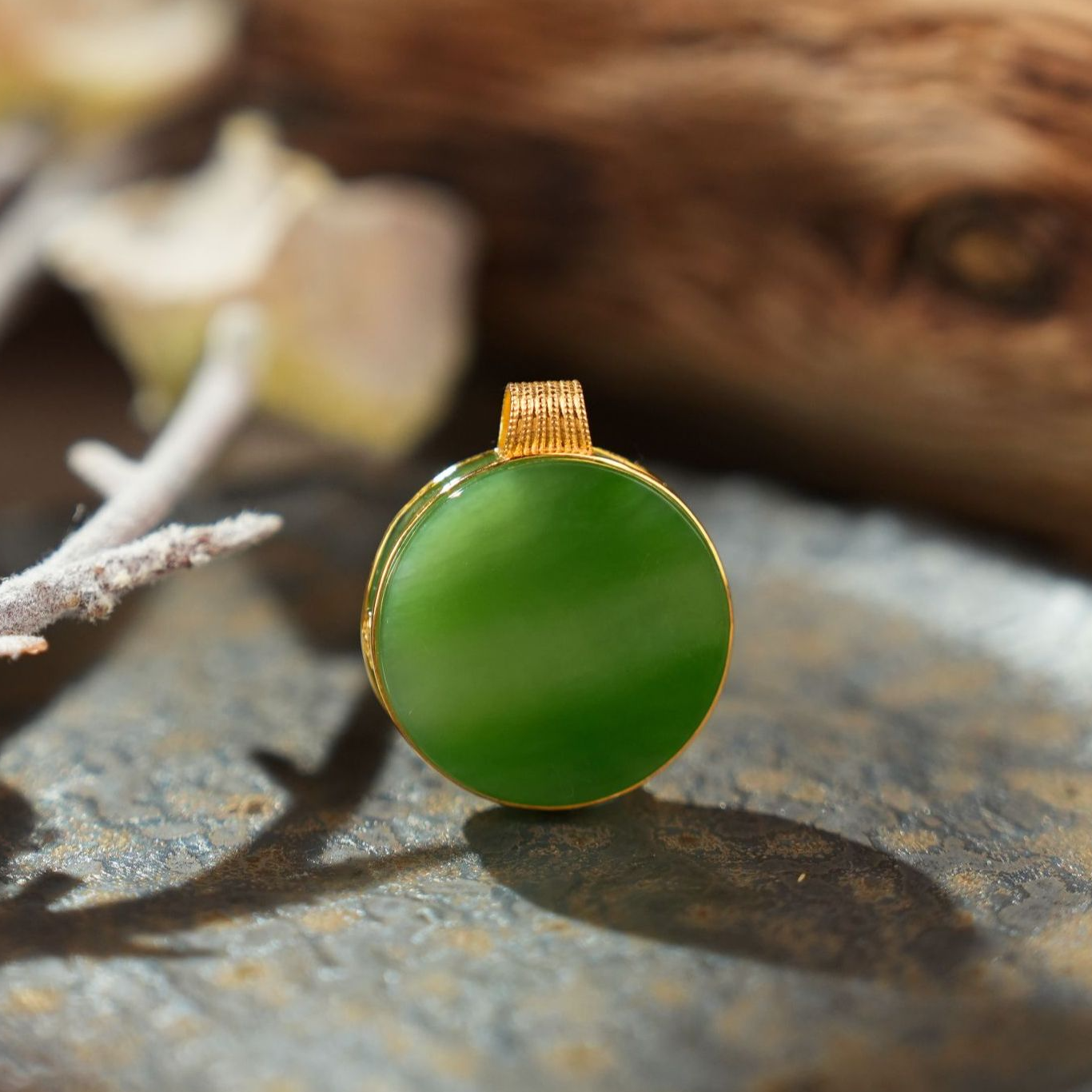 【壹芳珠宝】天然原矿和田玉碧玉平安牌圆牌18K金镶吊坠20*6