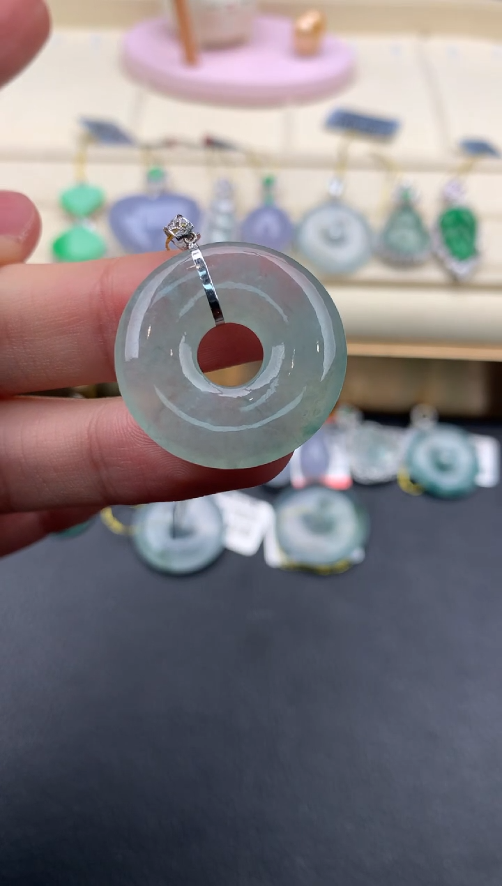 【闪购商品】翡翠颈饰18K金镶嵌W144     