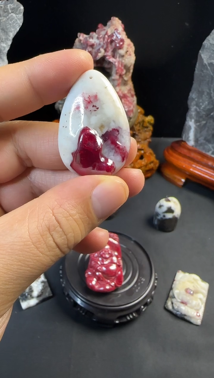 天然辰砂天然朱砂晶体原石吊坠挂件