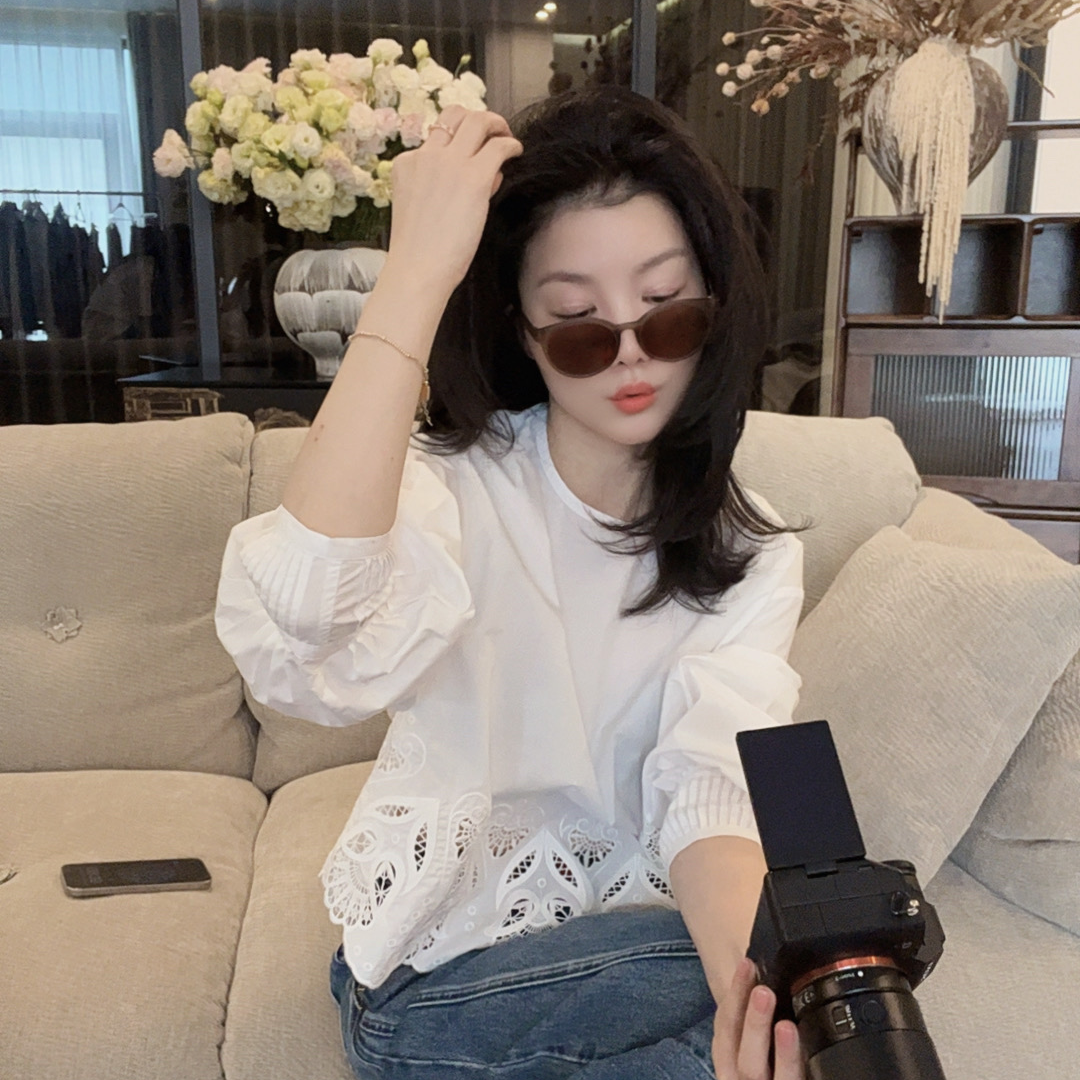 【悦悦专属】法式镂空显瘦刺绣压褶长袖衬衣Y723