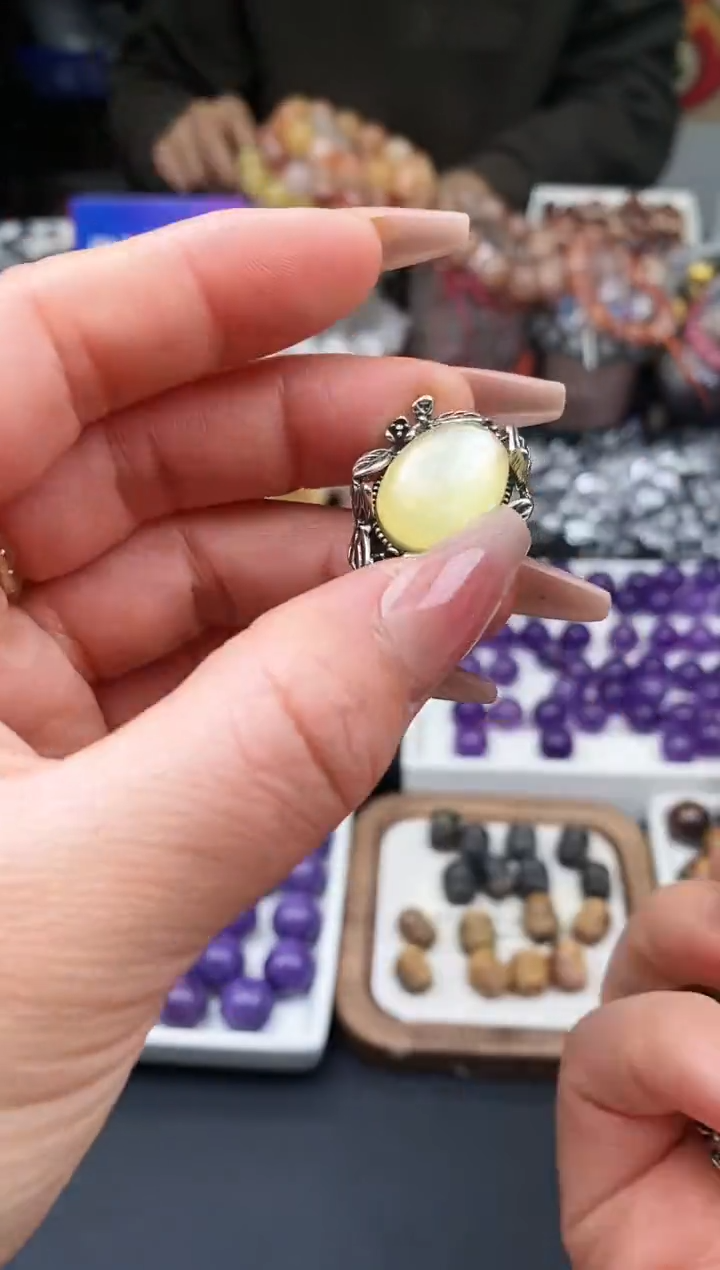 【闪购商品】锂辉石盒子未镶嵌70a多样性发其一/2.12/1个