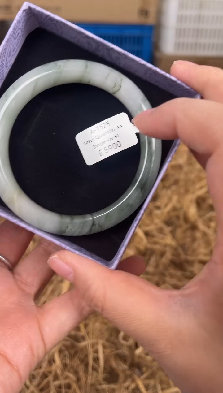 未镶嵌手镯石英质玉A1525