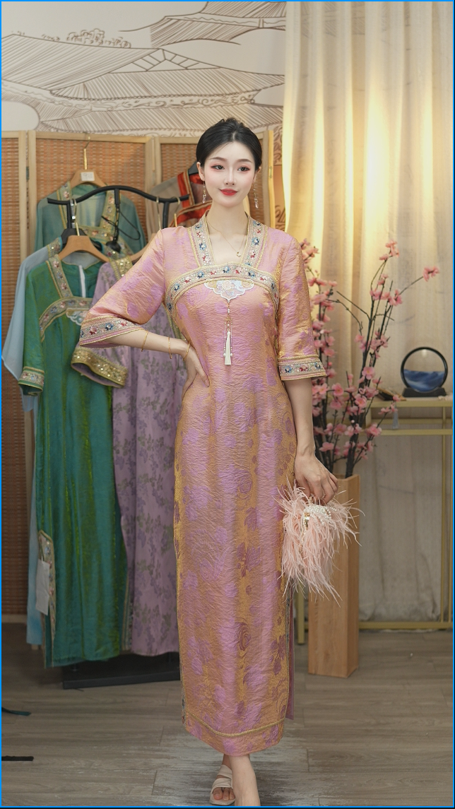 花享悦2025夏季新款中国风复古粉色修身长款刺绣旗袍WW（2695）