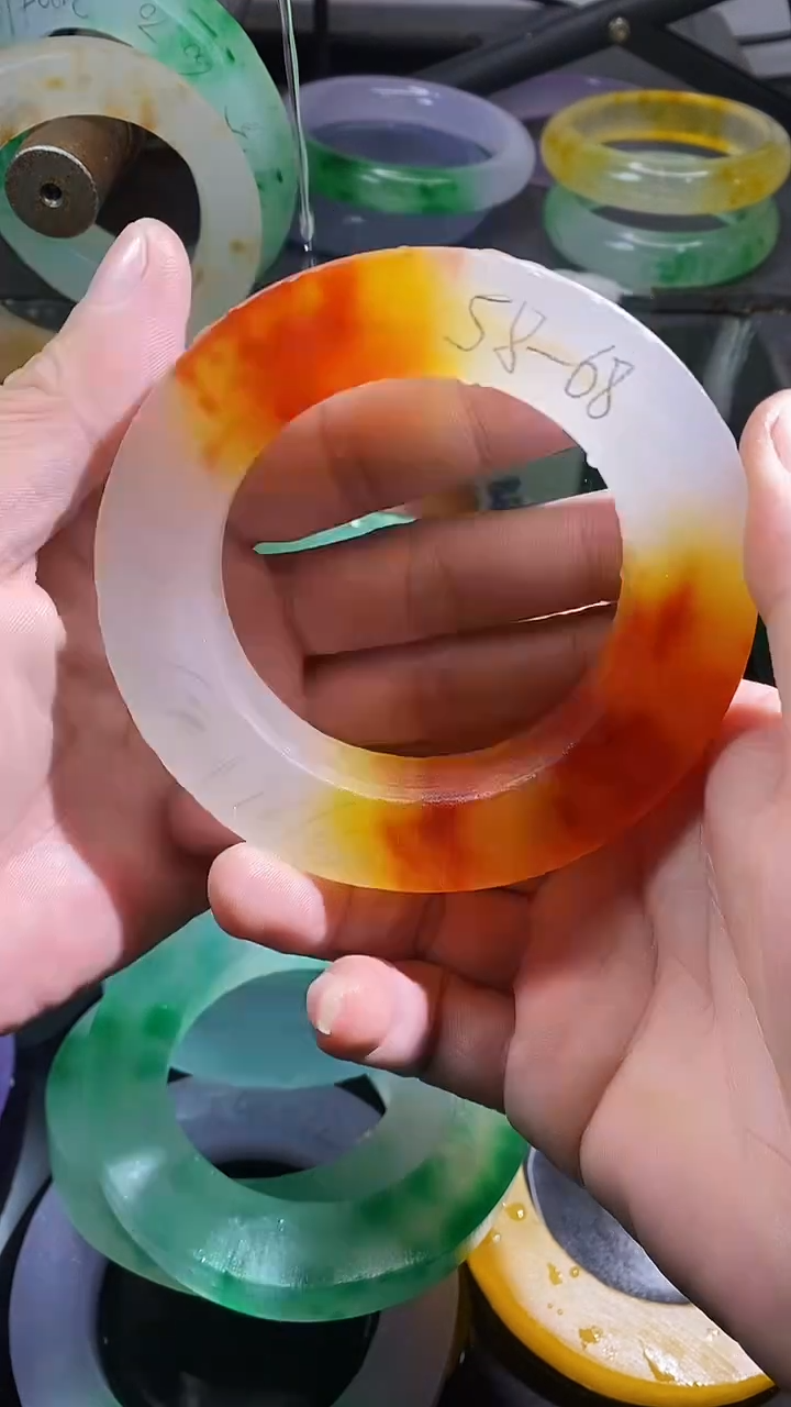 玉莫****）非洲老料百搭手镯