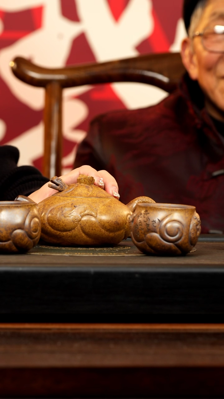 【闪购商品】紫砂茶壶ZCP 柴烧 鱼化龙套组 340cc