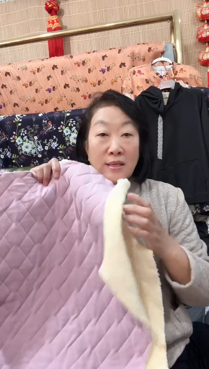 仿羊羔毛女士紫色棉裤裁片一条（不带腰布，折字脏跳线残无售后）