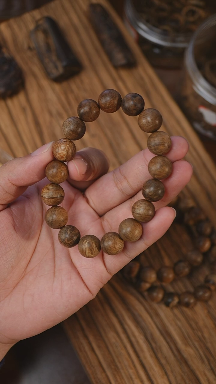 【闪购商品】沉香手串海南黑油格沉香1.3/13克