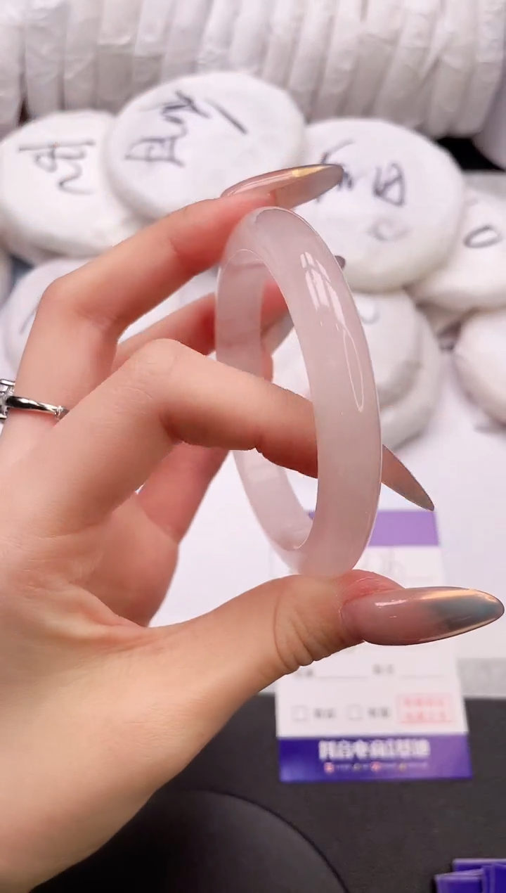 【闪购商品】石英质玉手镯未镶嵌25K325-56