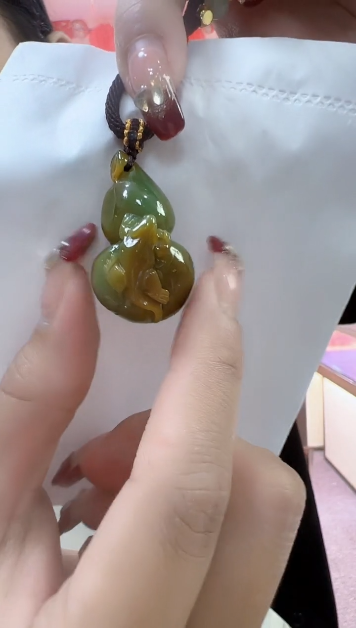 【闪购商品】翡翠颈饰未镶嵌孤品葫芦宽