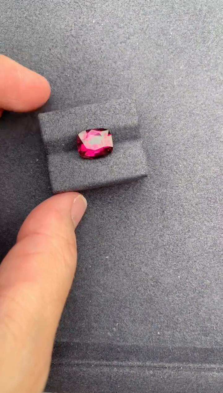 【闪购商品】石榴石裸石未镶嵌4.5ct镁铝榴石