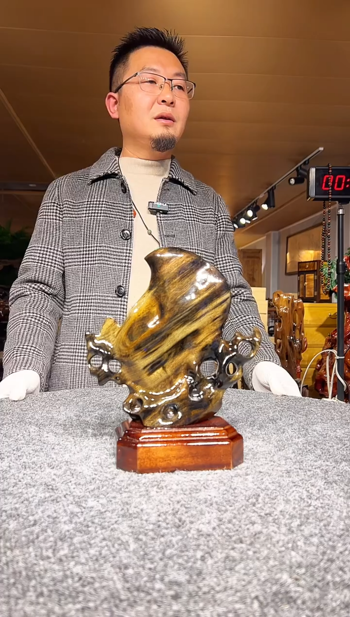 金丝楠木雕款蒼*金丝楠木摆件