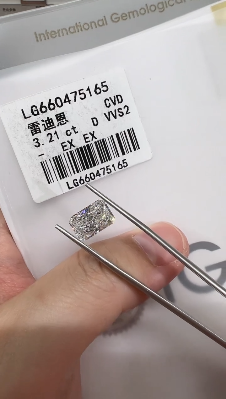 【闪购商品】实验室培育钻石裸石未镶嵌@ 3.21ct 先鉴赏，再定制！