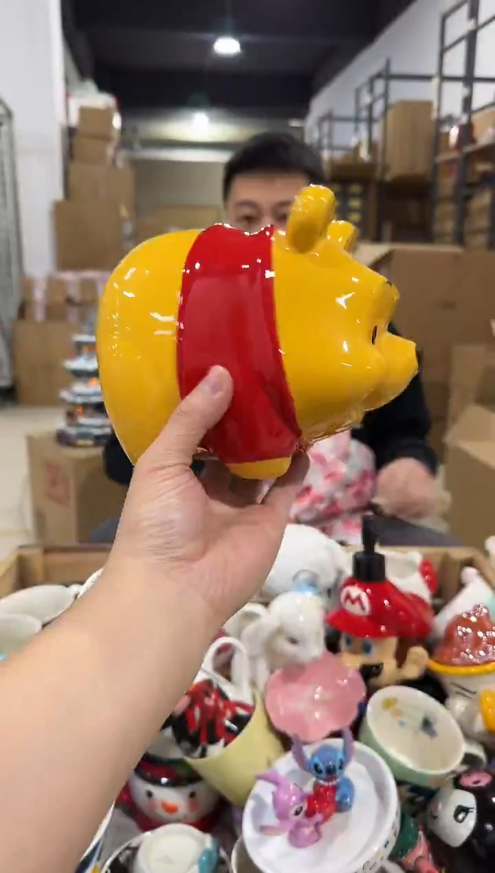 瓷片维尼猪猪钱罐