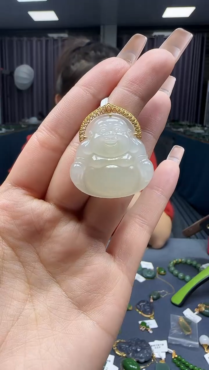 【闪购商品】和田玉挂件18K金镶嵌1