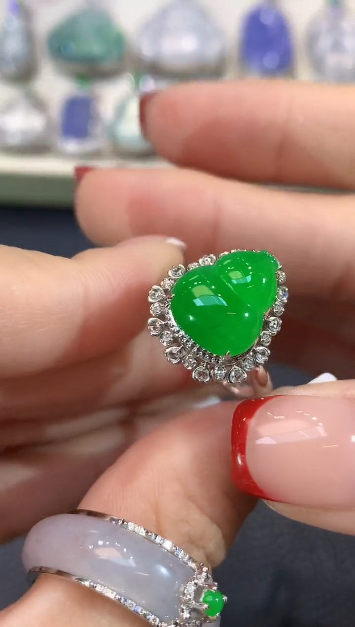 18K金镶嵌戒指翡翠A32