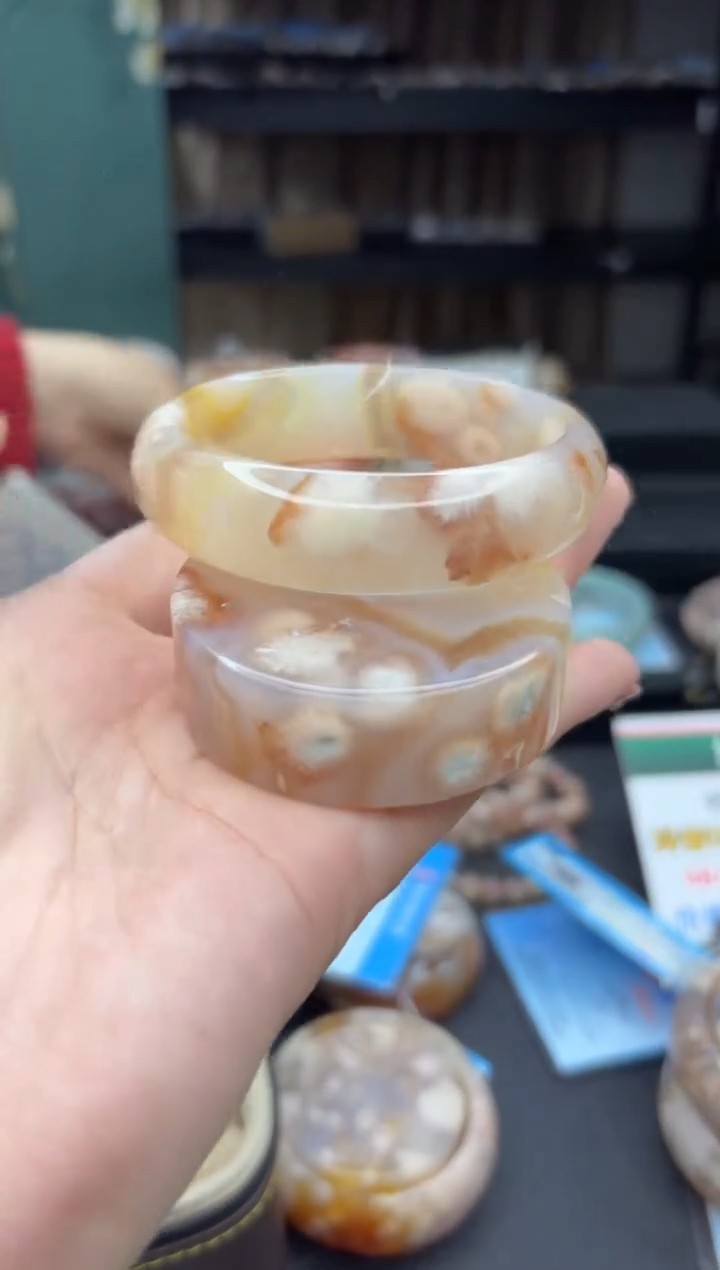 【闪购商品】石英质玉手镯未镶嵌2122（56圈赠送镯心）