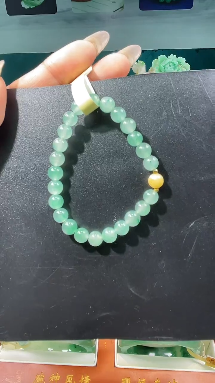 未镶嵌手串石英质玉（非洲翠）手串