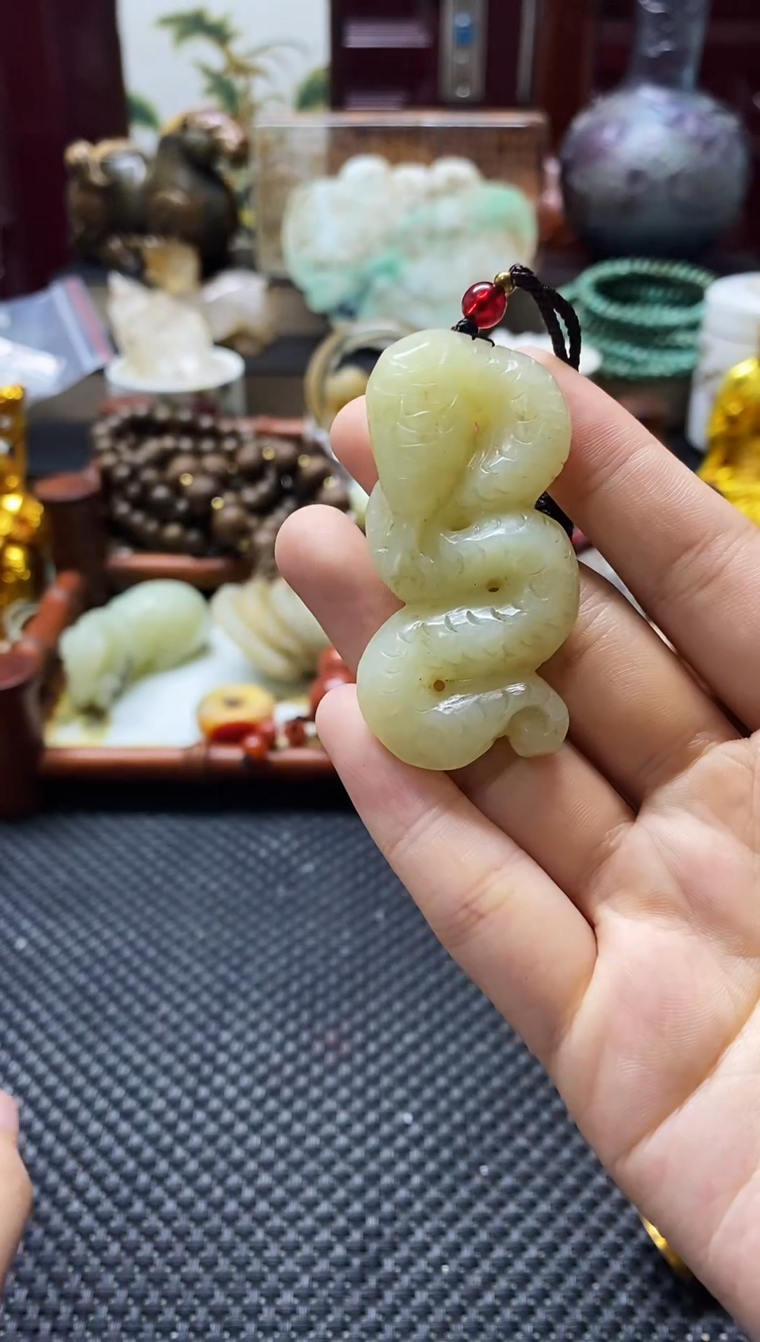 未镶嵌和田玉挂件蛇