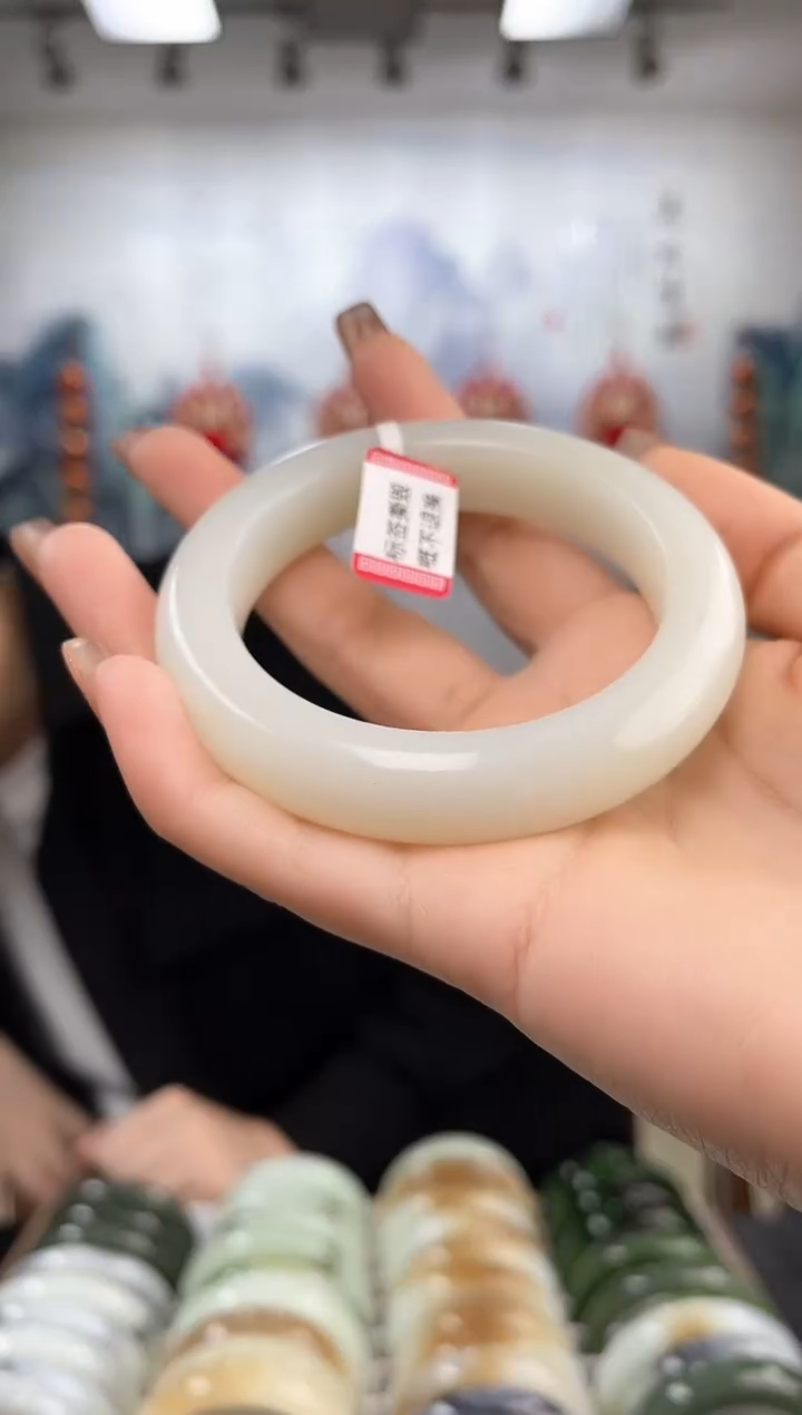 【闪购商品】和田玉手镯未镶嵌58圈口0553