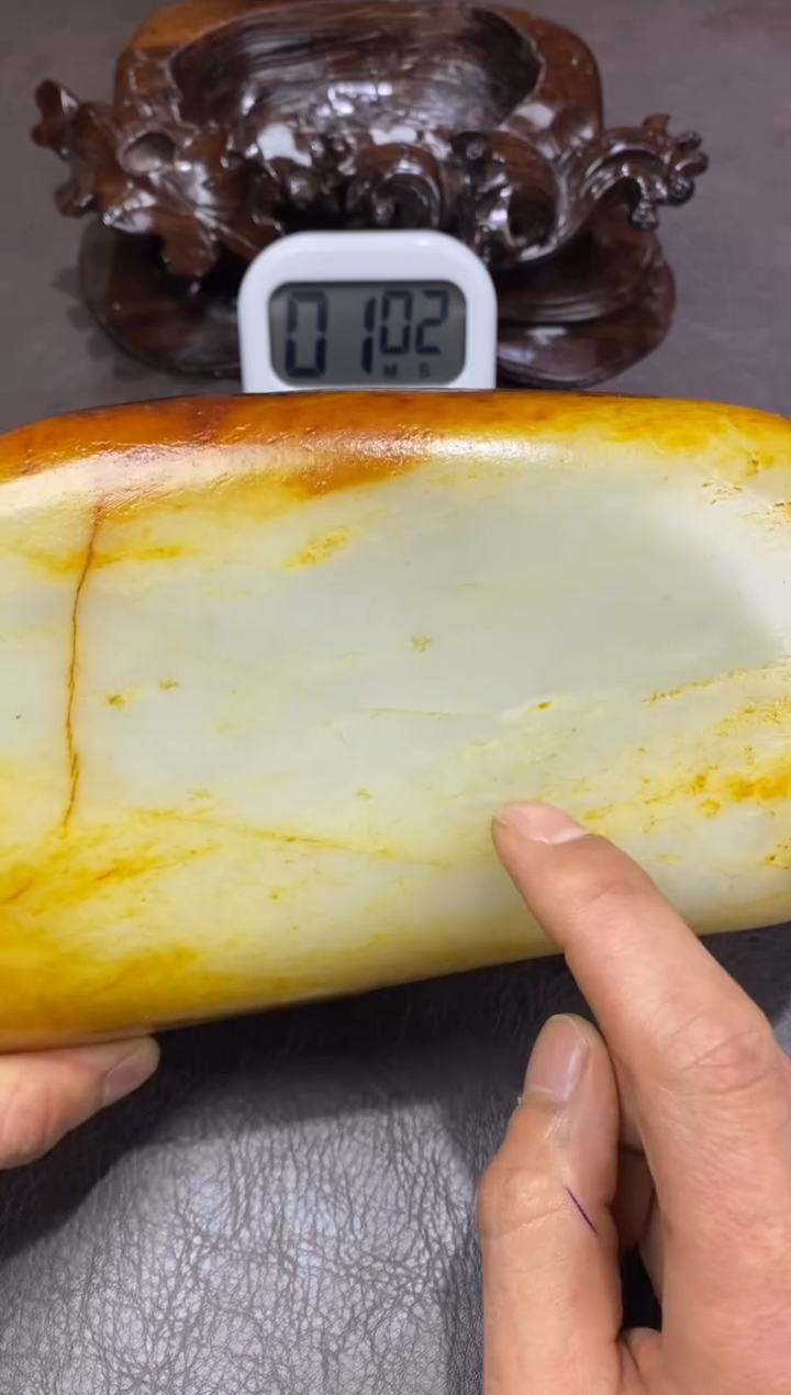 未镶嵌和田玉摆件攀*者和田玉