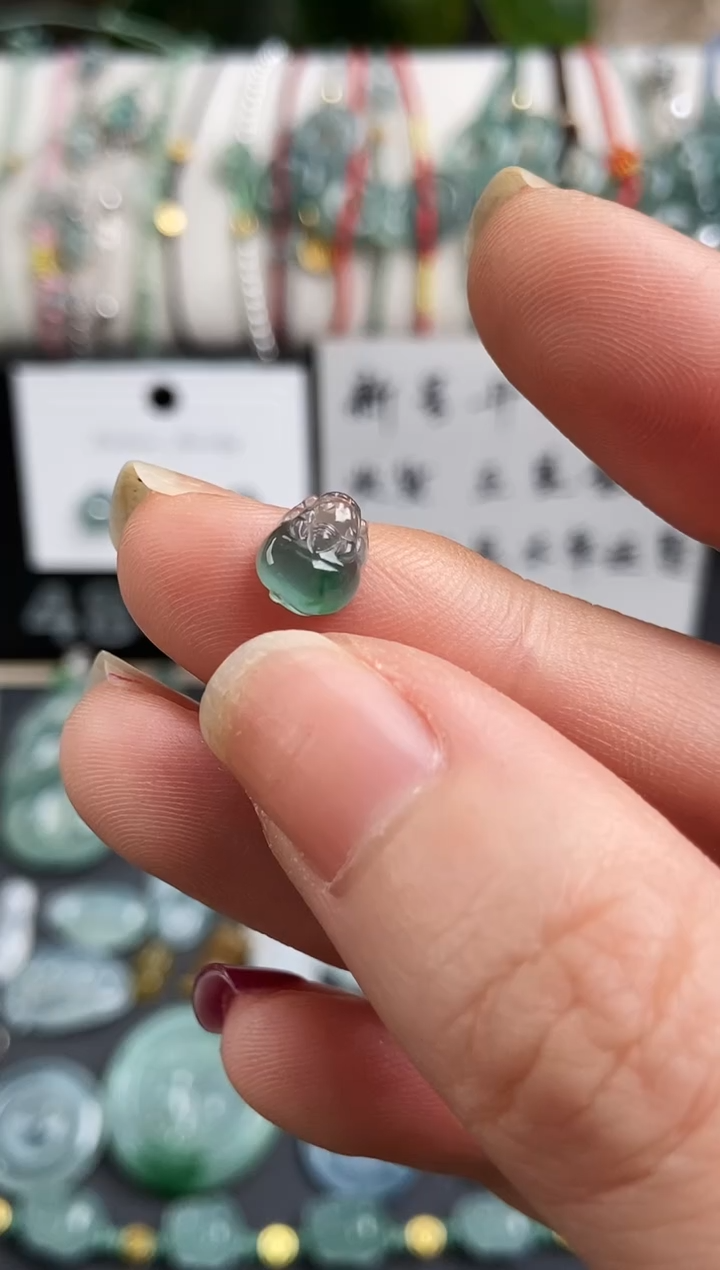 【闪购商品】翡翠吊坠(不含链)未镶嵌金蟾