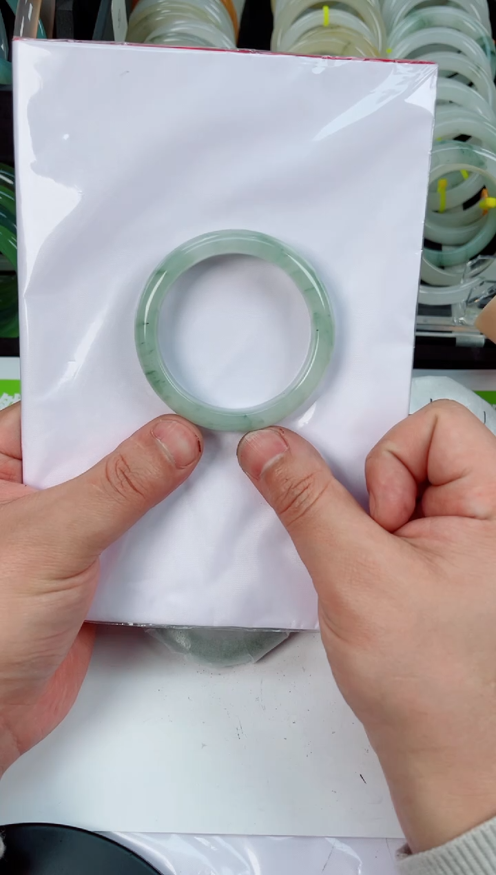 【闪购商品】石英质玉手镯未镶嵌745