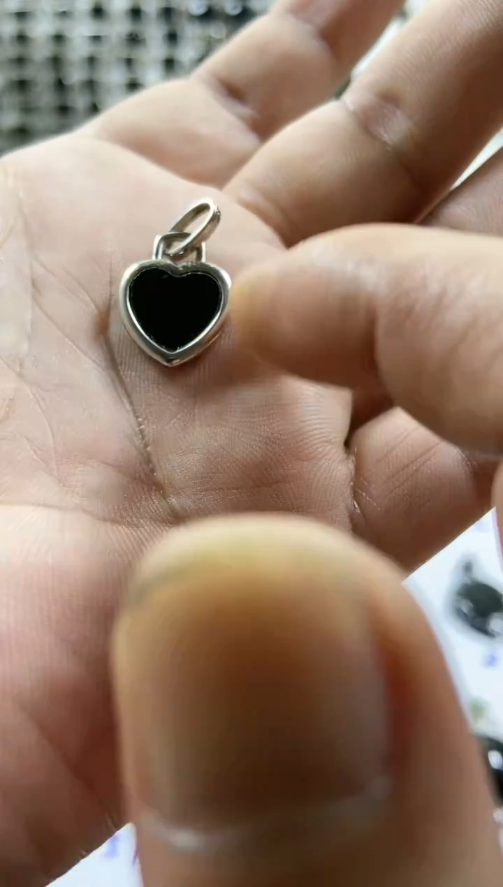 吊坠(赠链)银S925镶嵌翡翠爱心