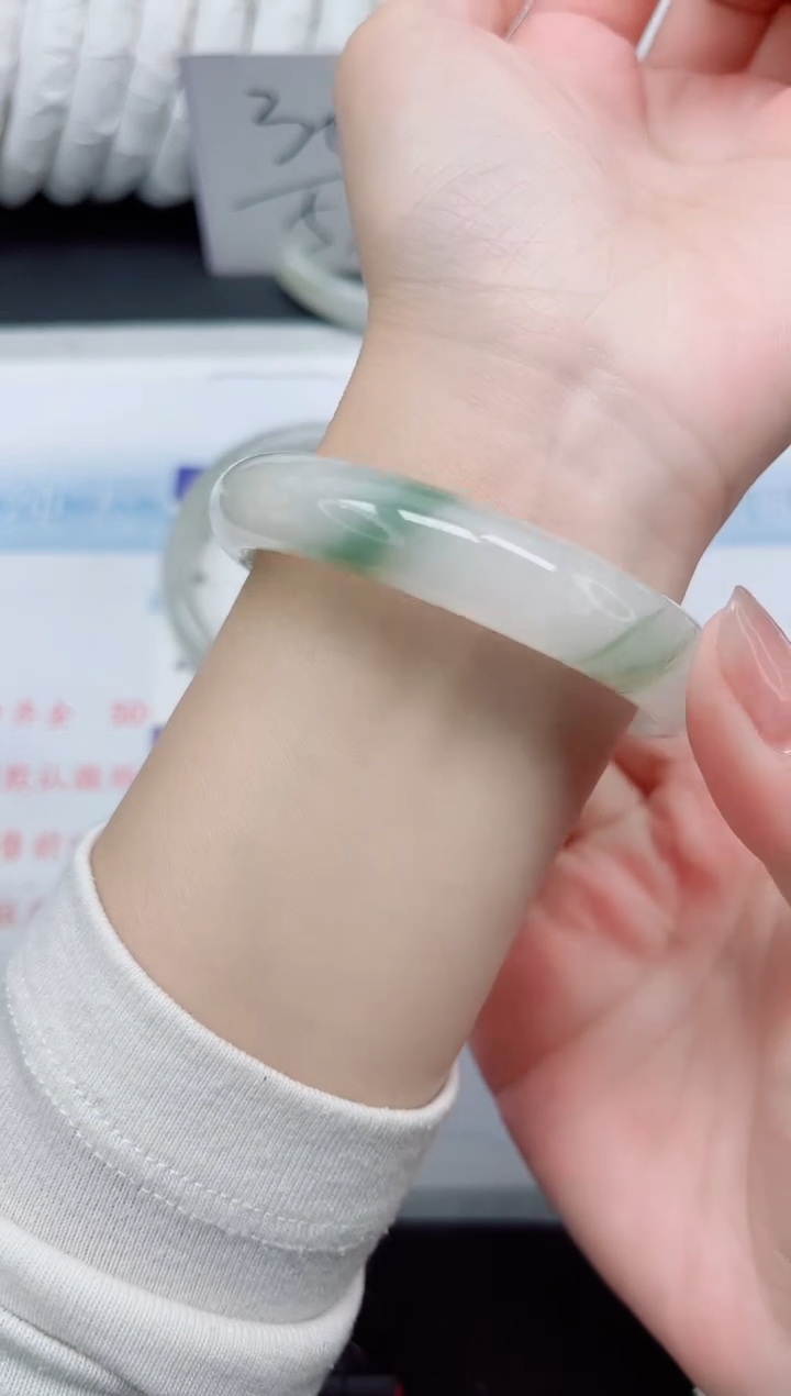 【闪购商品】石英质玉手镯未镶嵌50-54.5