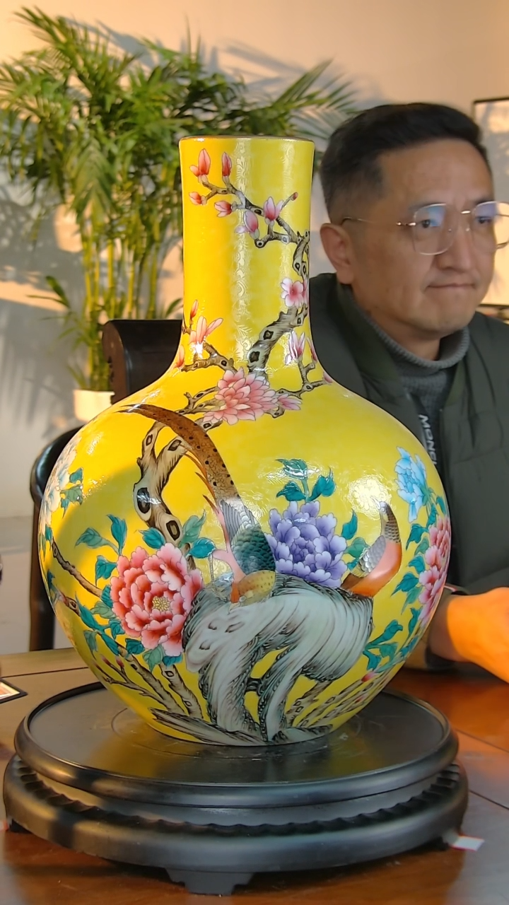 【闪购商品】瓶 G38【人间瓷画】《熊龙生》