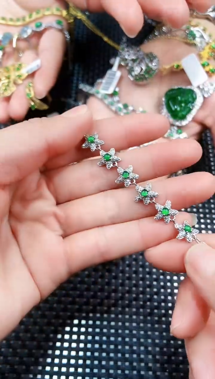 【闪购商品】翡翠手链未镶嵌1111111111