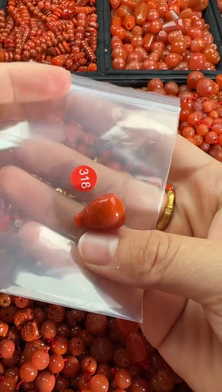 【闪购商品】南红玛瑙颈饰未镶嵌1