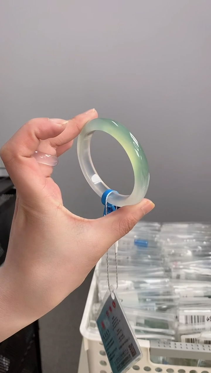 【闪购商品】玛瑙/玉髓手镯未镶嵌55-56圈