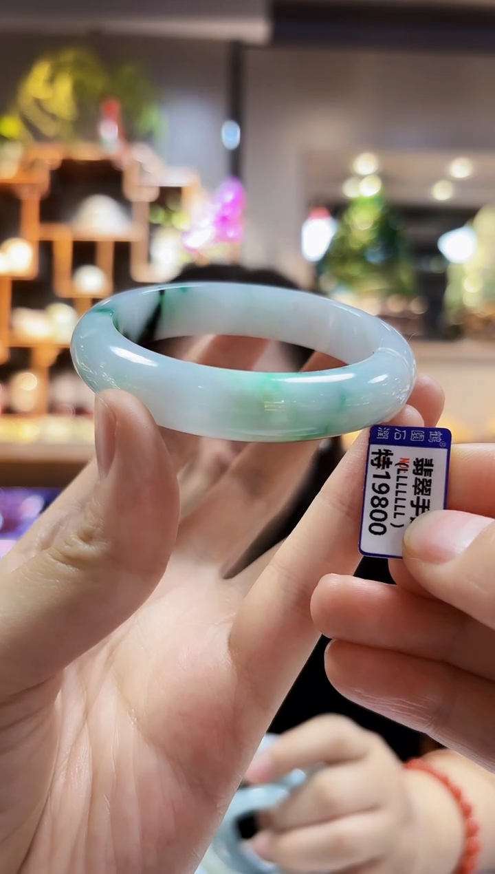 【闪购商品】翡翠颈饰未镶嵌54.7手镯