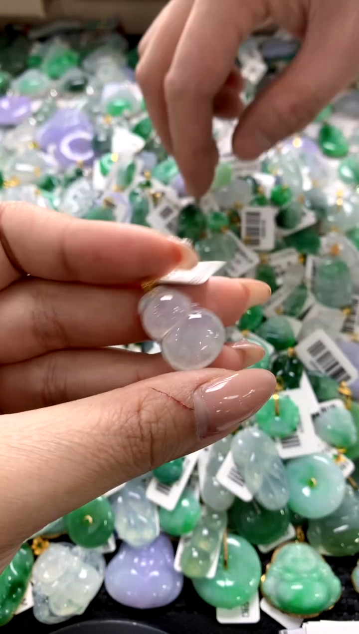 颈饰18K金镶嵌翡翠1111111111111111