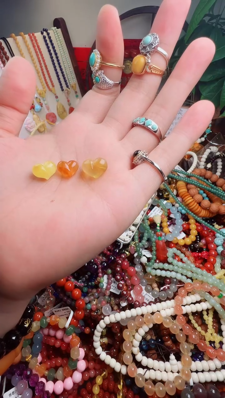 裸石琥珀未镶嵌?****面 一物一件）007339