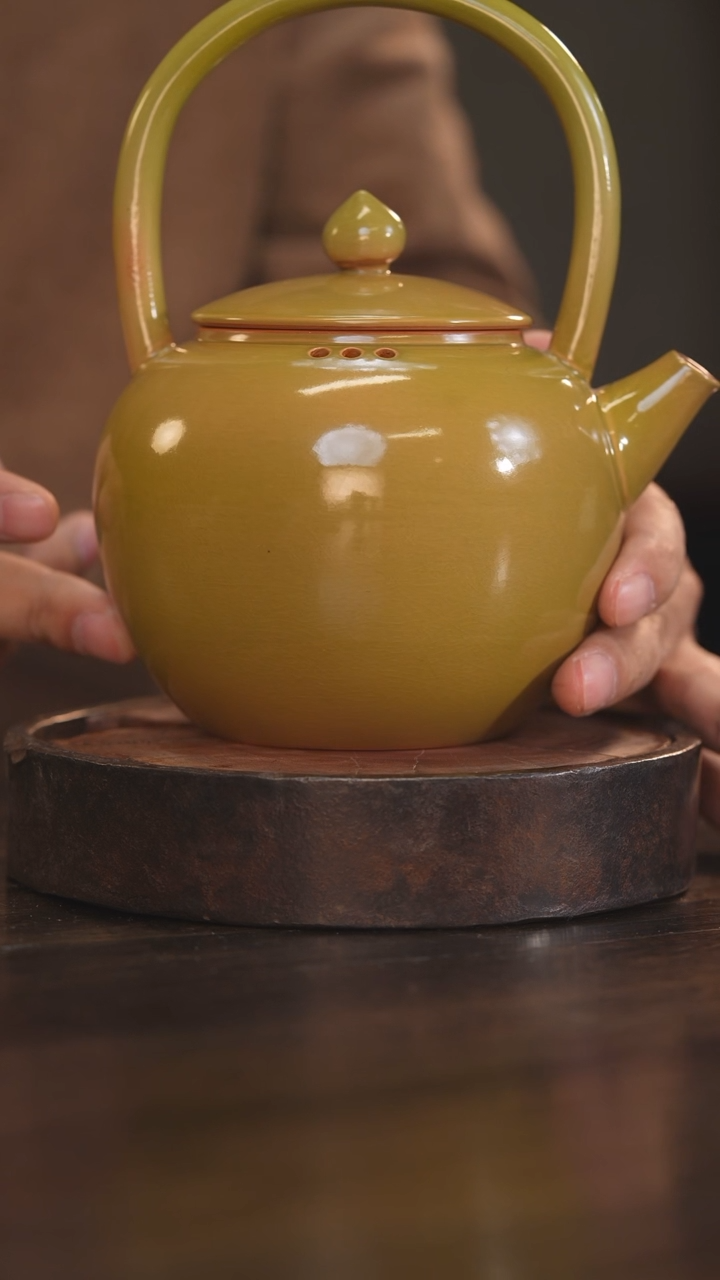 【闪购商品】杯16柴房陶瓷丨黄色大煮茶壶