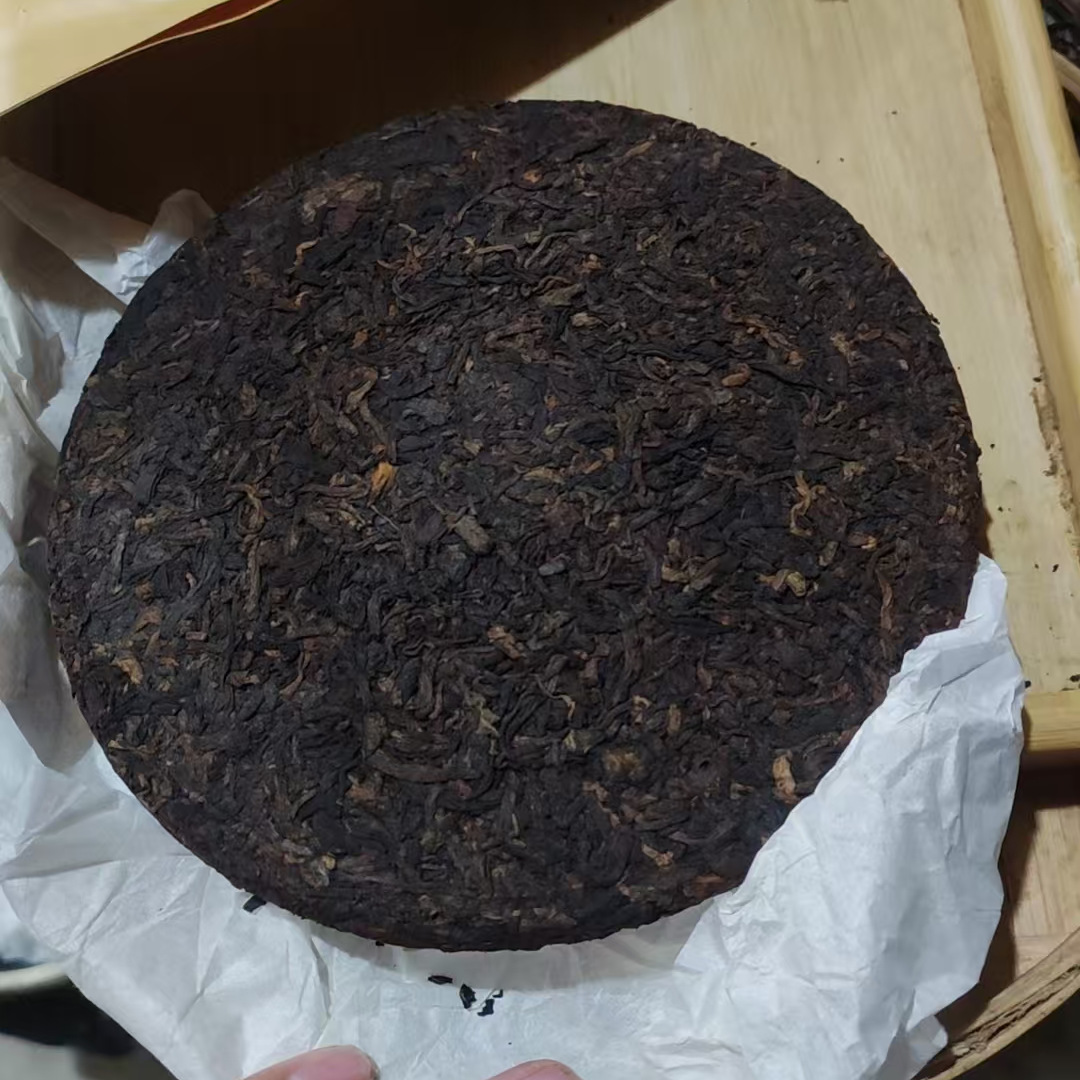 雪山村2015年古树熟茶饼