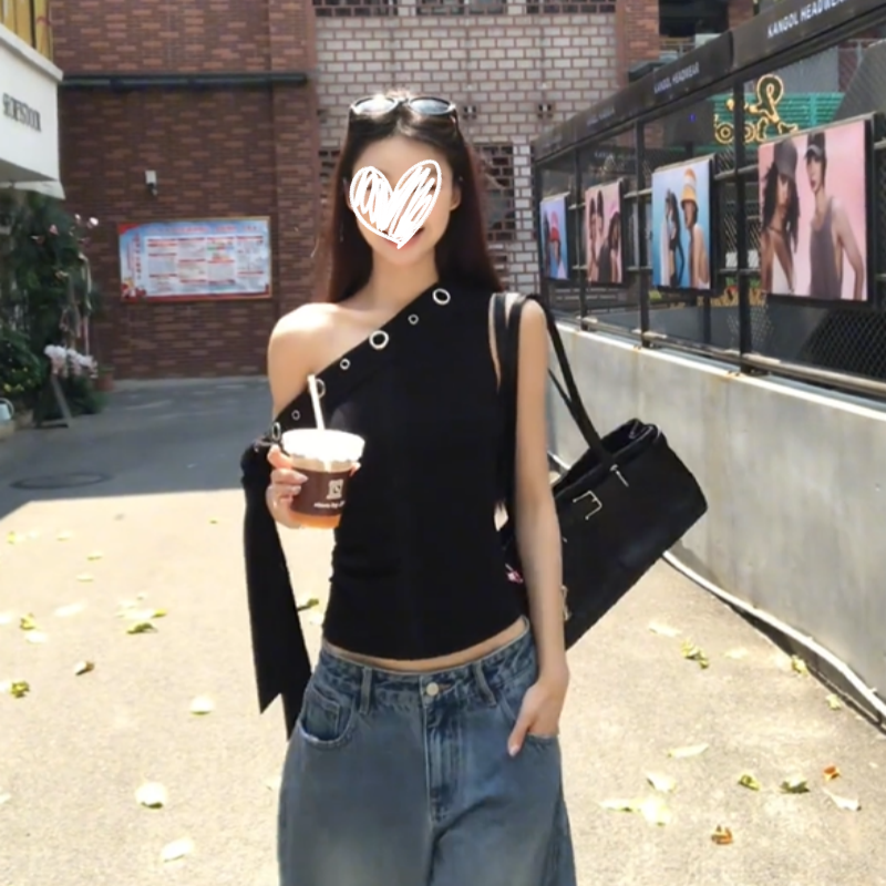 艺等2025年夏季新款美式复古设计感斜肩露肩绑带设计修身无袖上衣