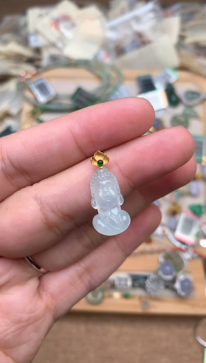 18K金镶嵌挂件翡翠1