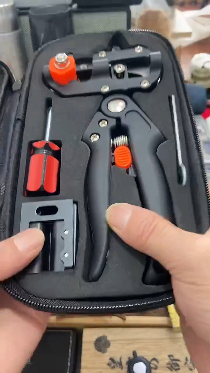 瓷片闪购商品 如图所示