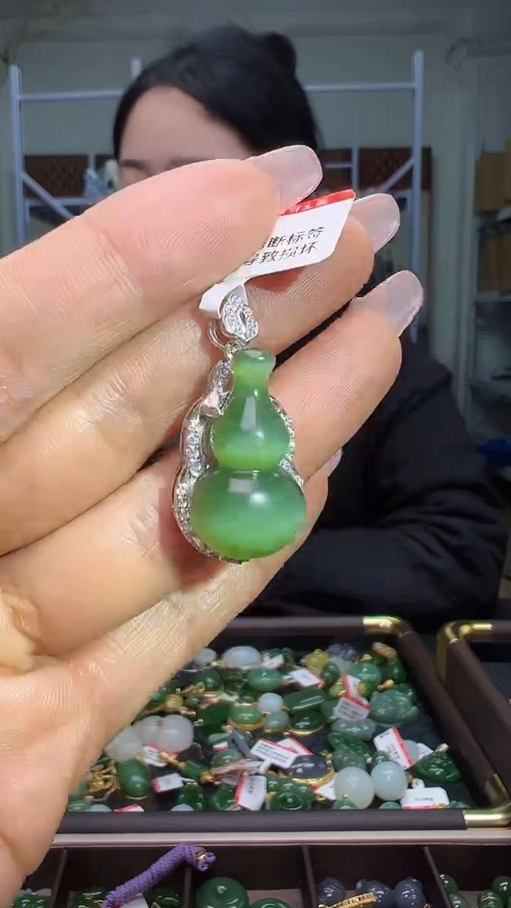 颈饰银S925镶嵌和田玉（多样性发货.发其一)12.23.102