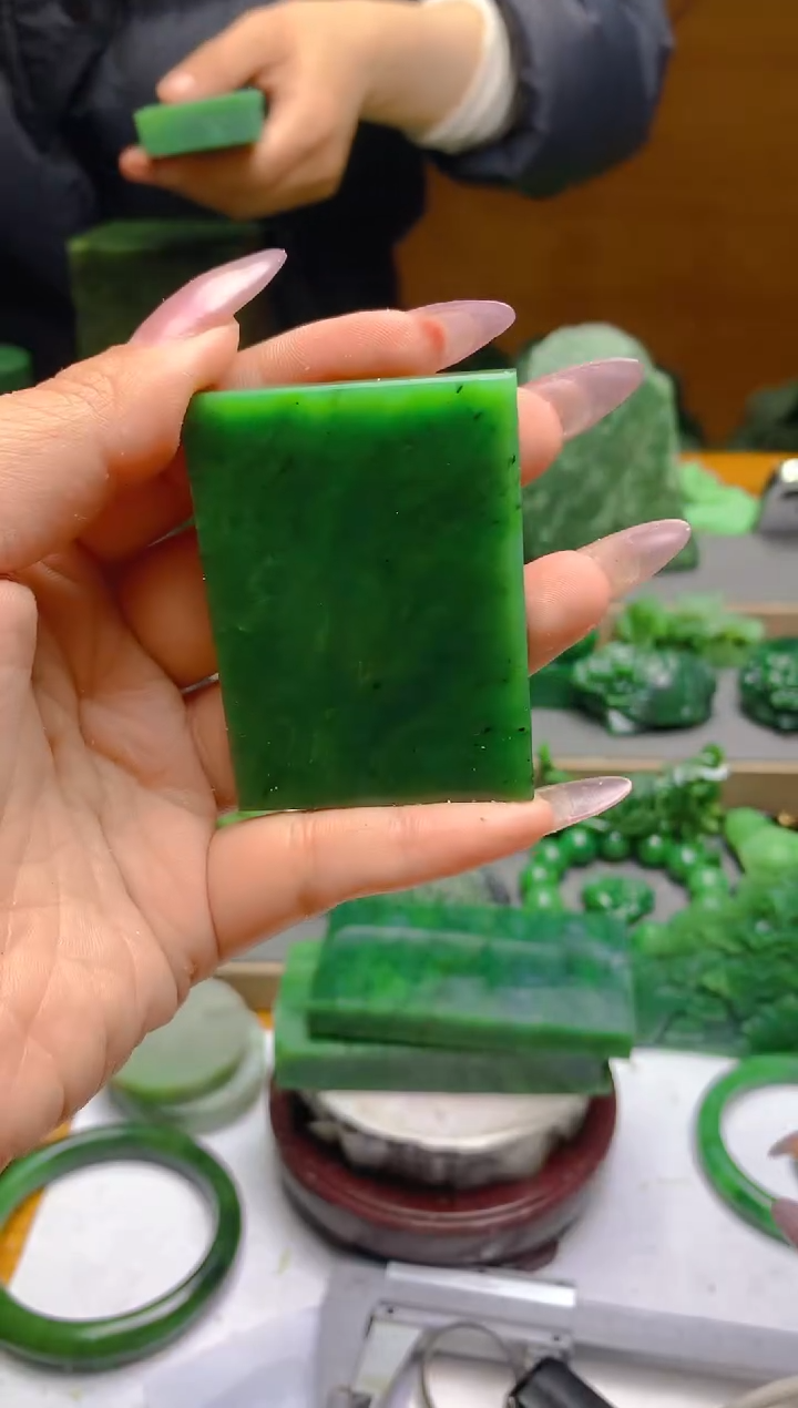 【闪购商品】和田玉（碧玉）颈饰未镶嵌1