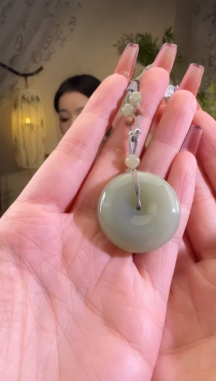 【闪购商品】和田玉颈饰未镶嵌平安扣