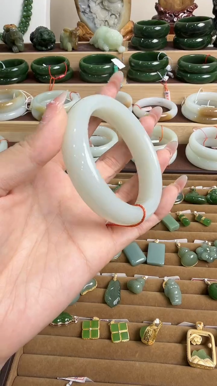 颈饰未镶嵌和田玉手镯58