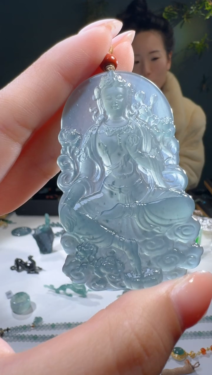 【闪购商品】翡翠颈饰未镶嵌        度母